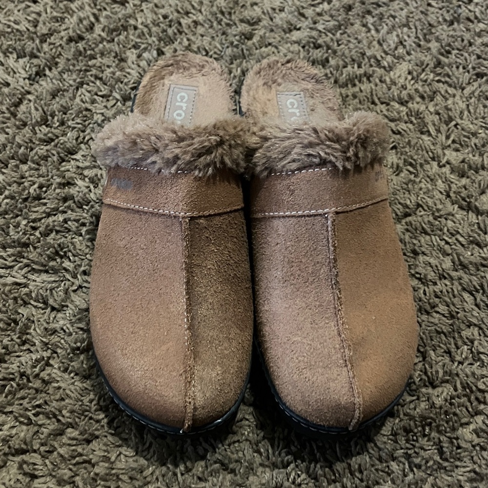 CROCS Tan Fur-Lined Women's Mules W8